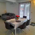 House Forest&beach Relax דירה
